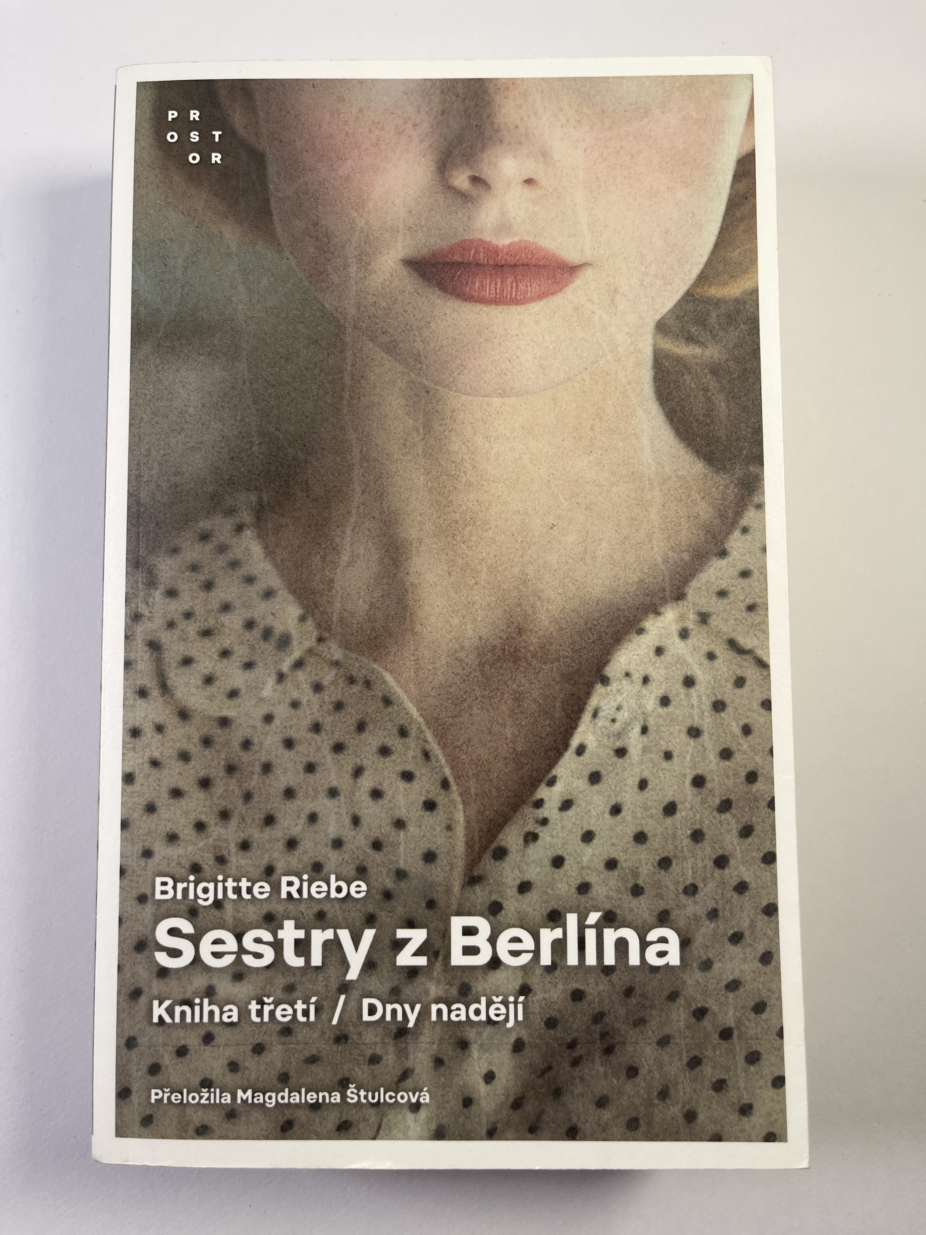 Levně Sestry z Berlína: Dny nadějí (3)