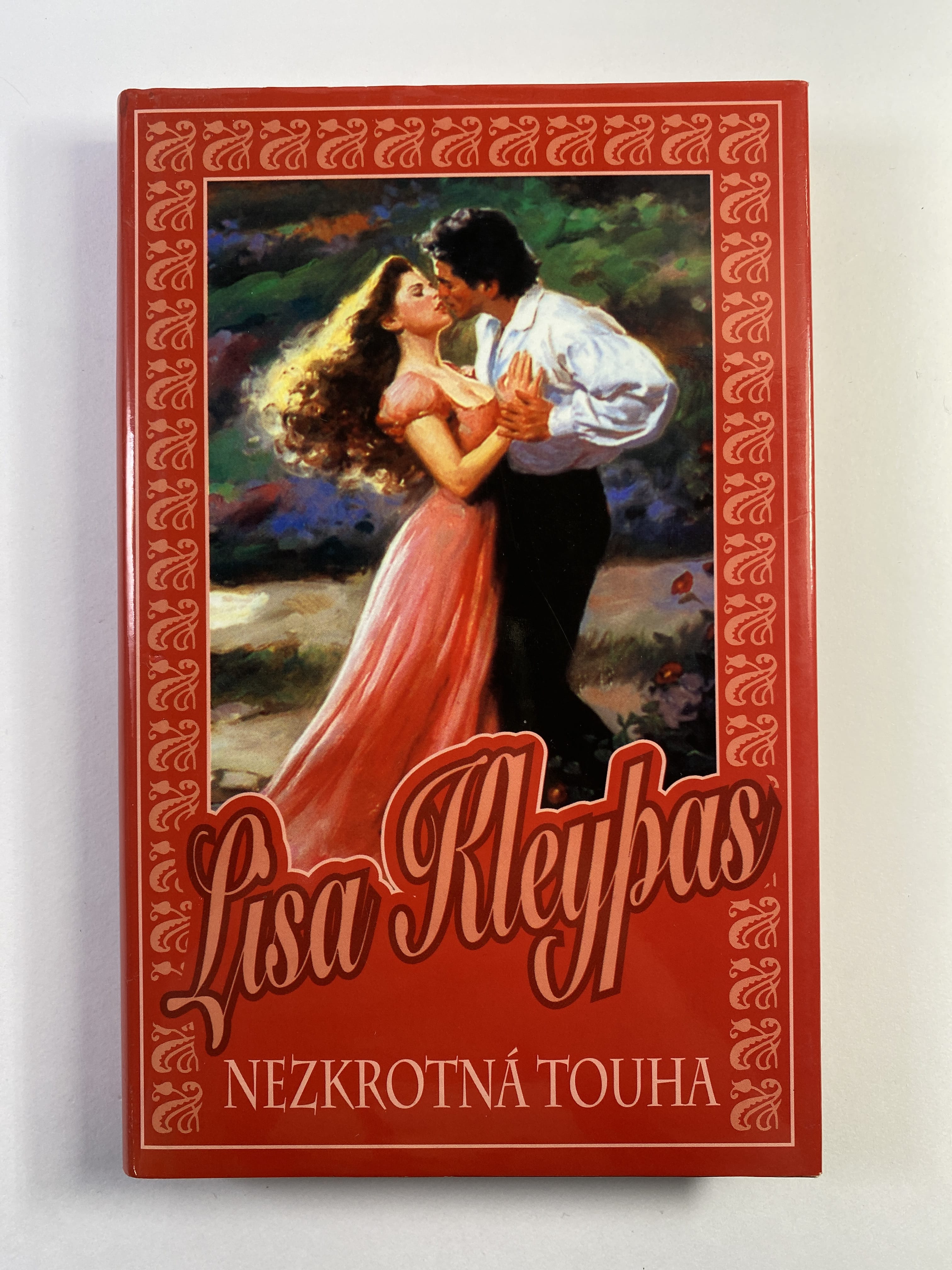 Nezkrotná touha Pevná 2002