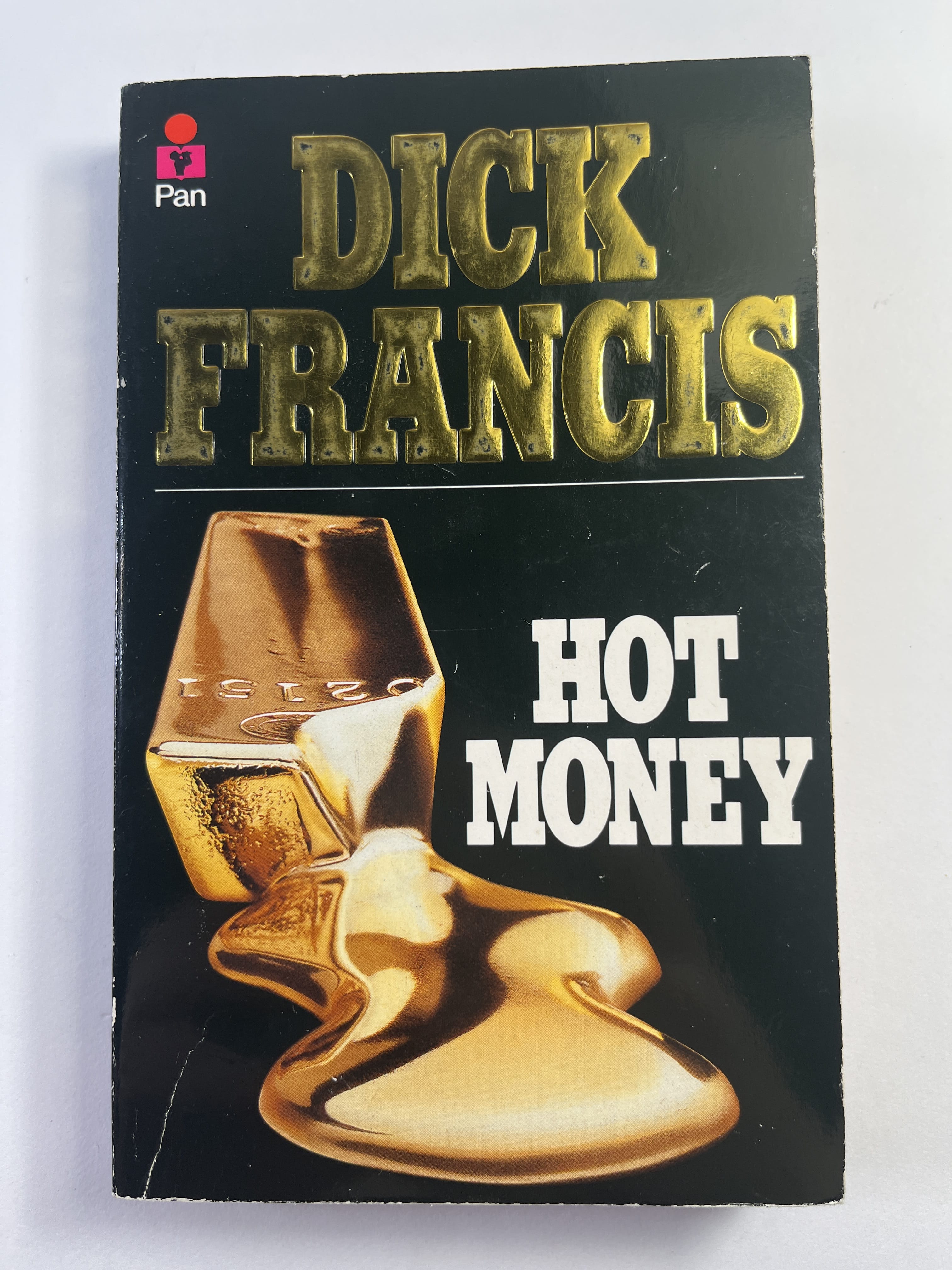 Levně Hot Money