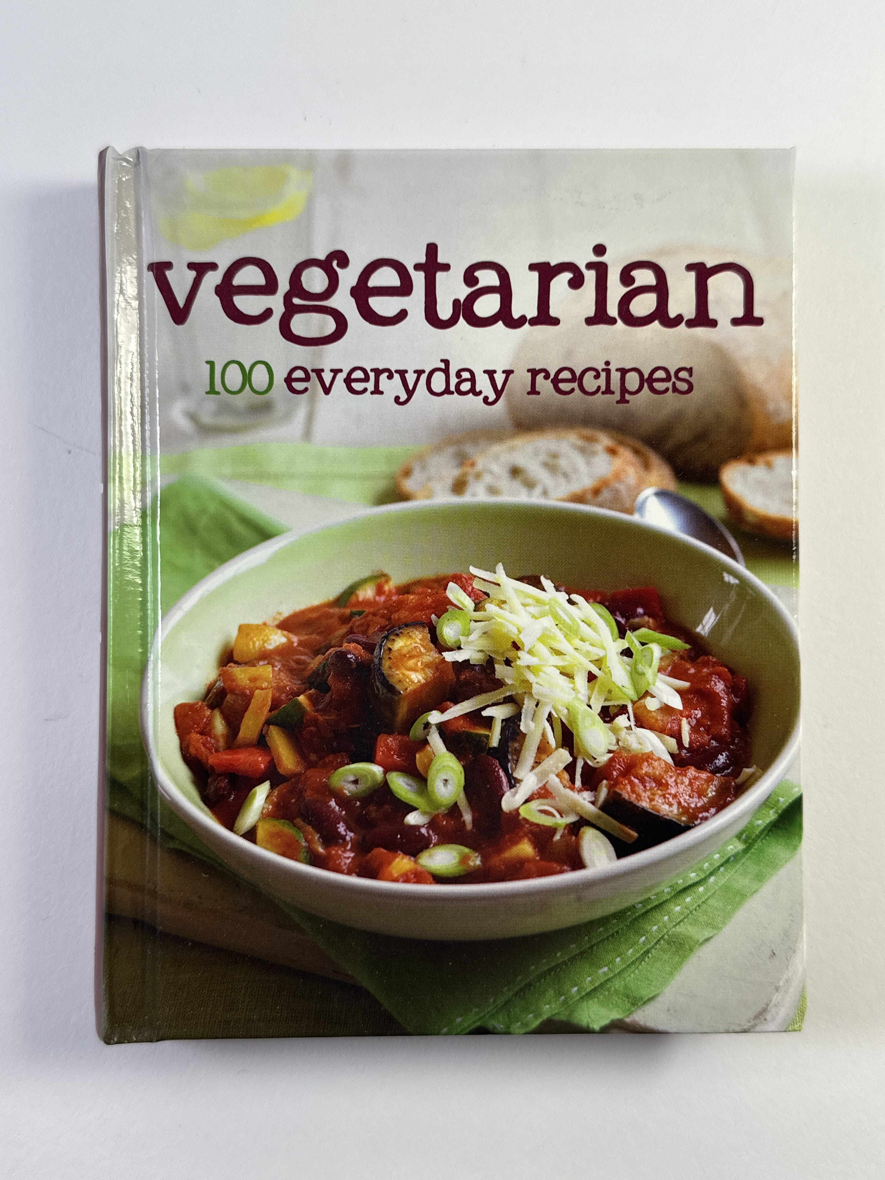 Levně Vegetarian: 100 Everyday Recipes