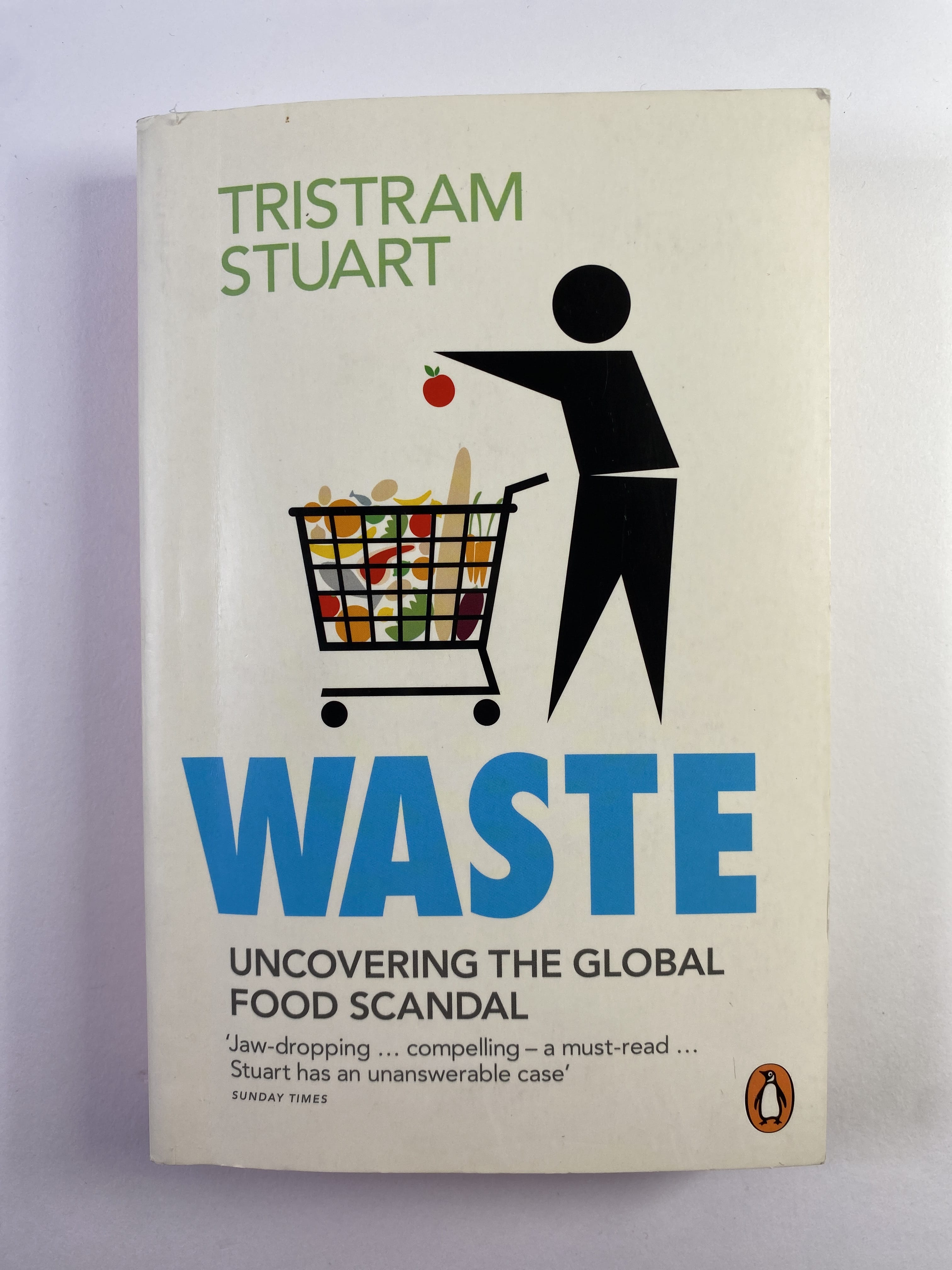 Levně Waste: Uncovering the Global Food Scandal