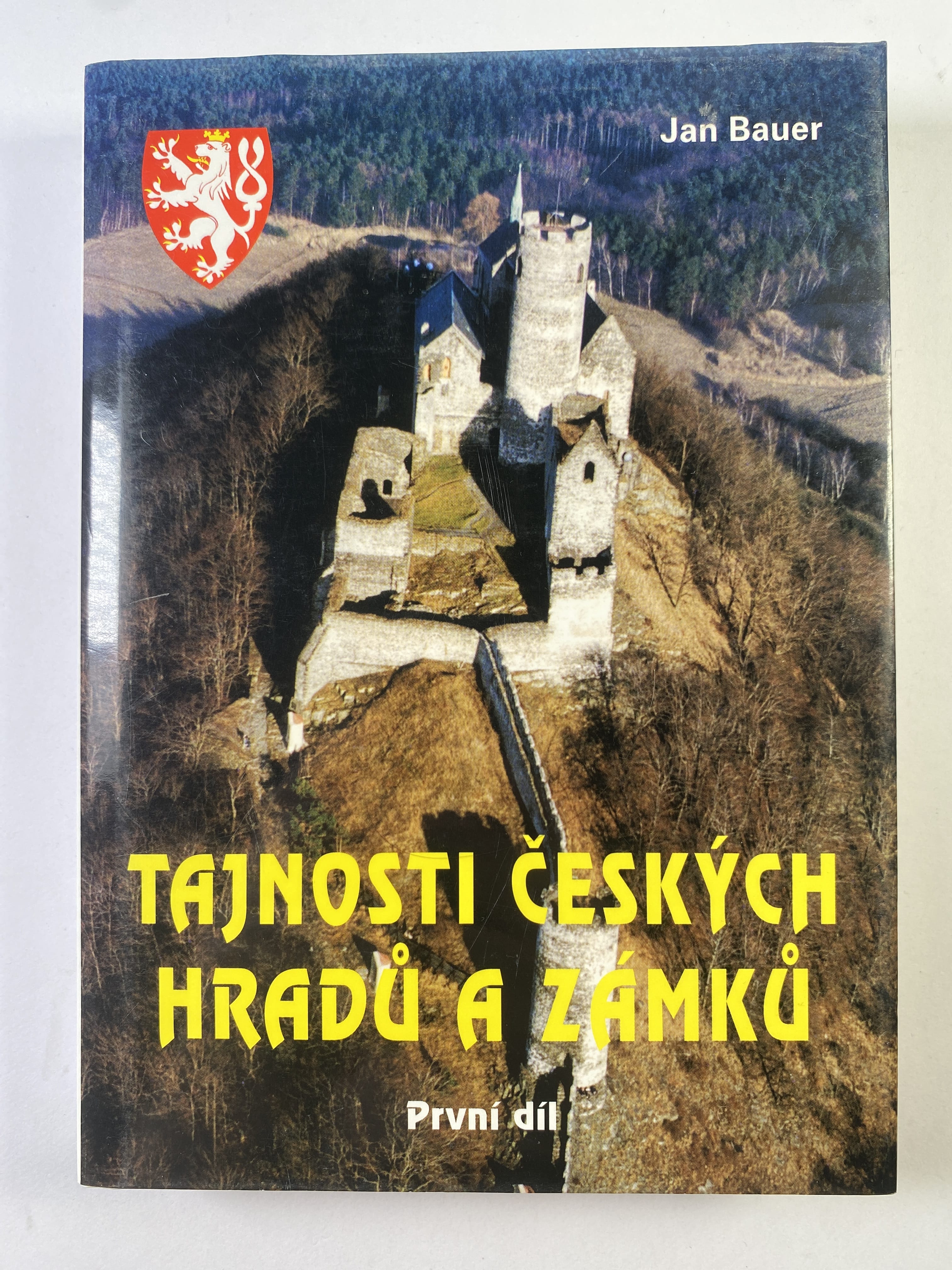 Levně Tajnosti českých hradů a zámků (1)
