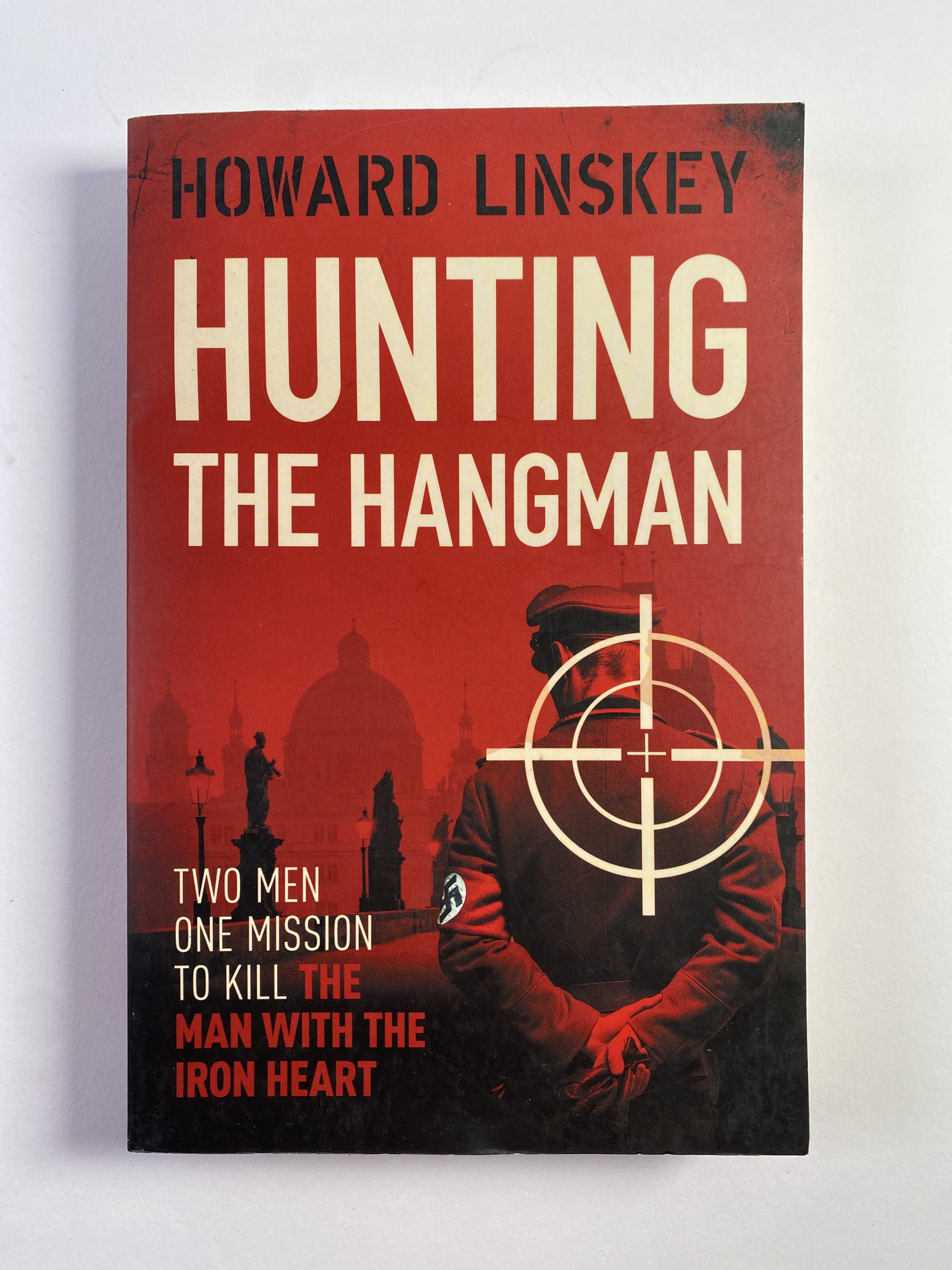 Levně Hunting the Hangman