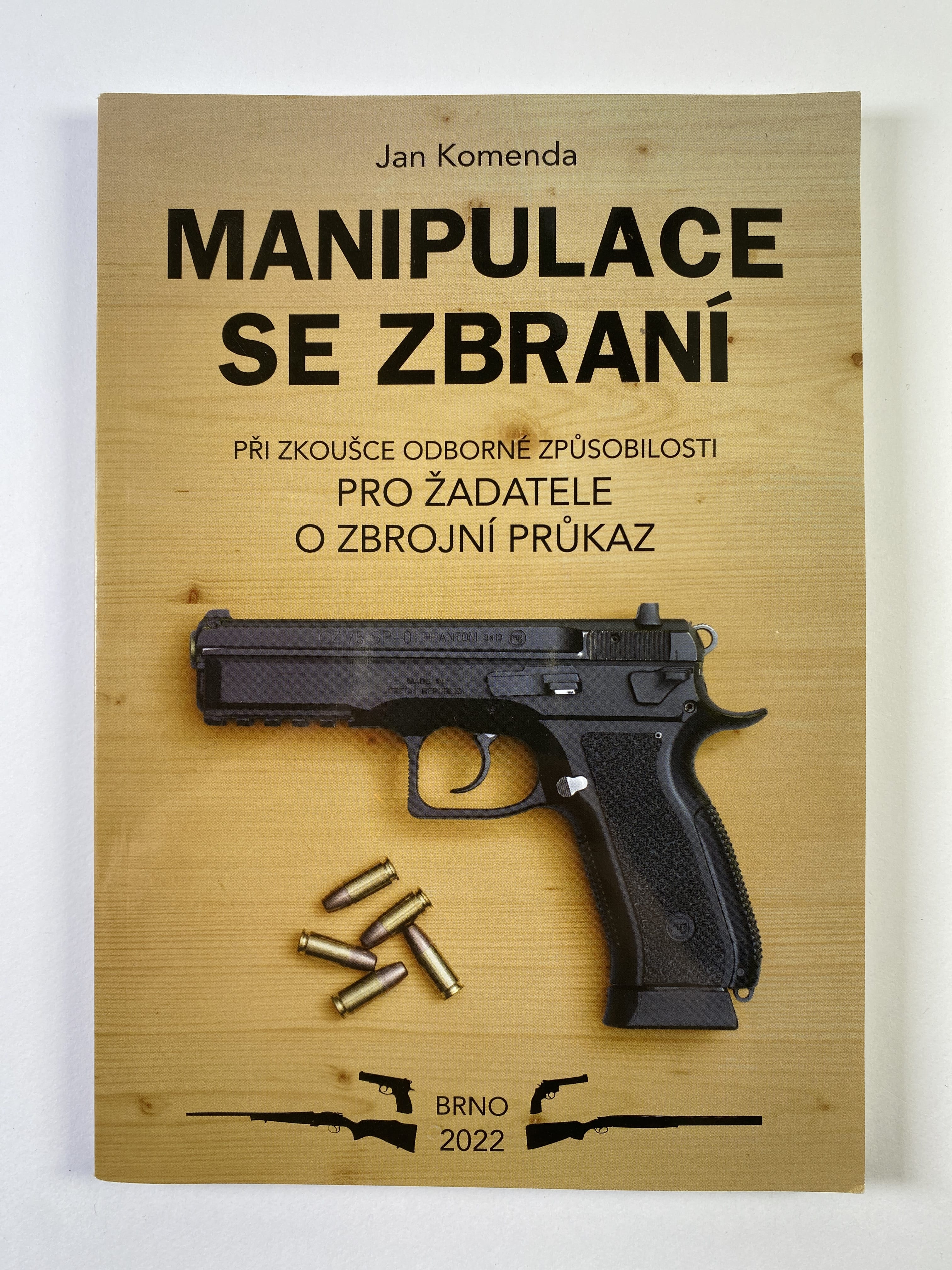 Levně Manipulace se zbraní Měkká (2022)