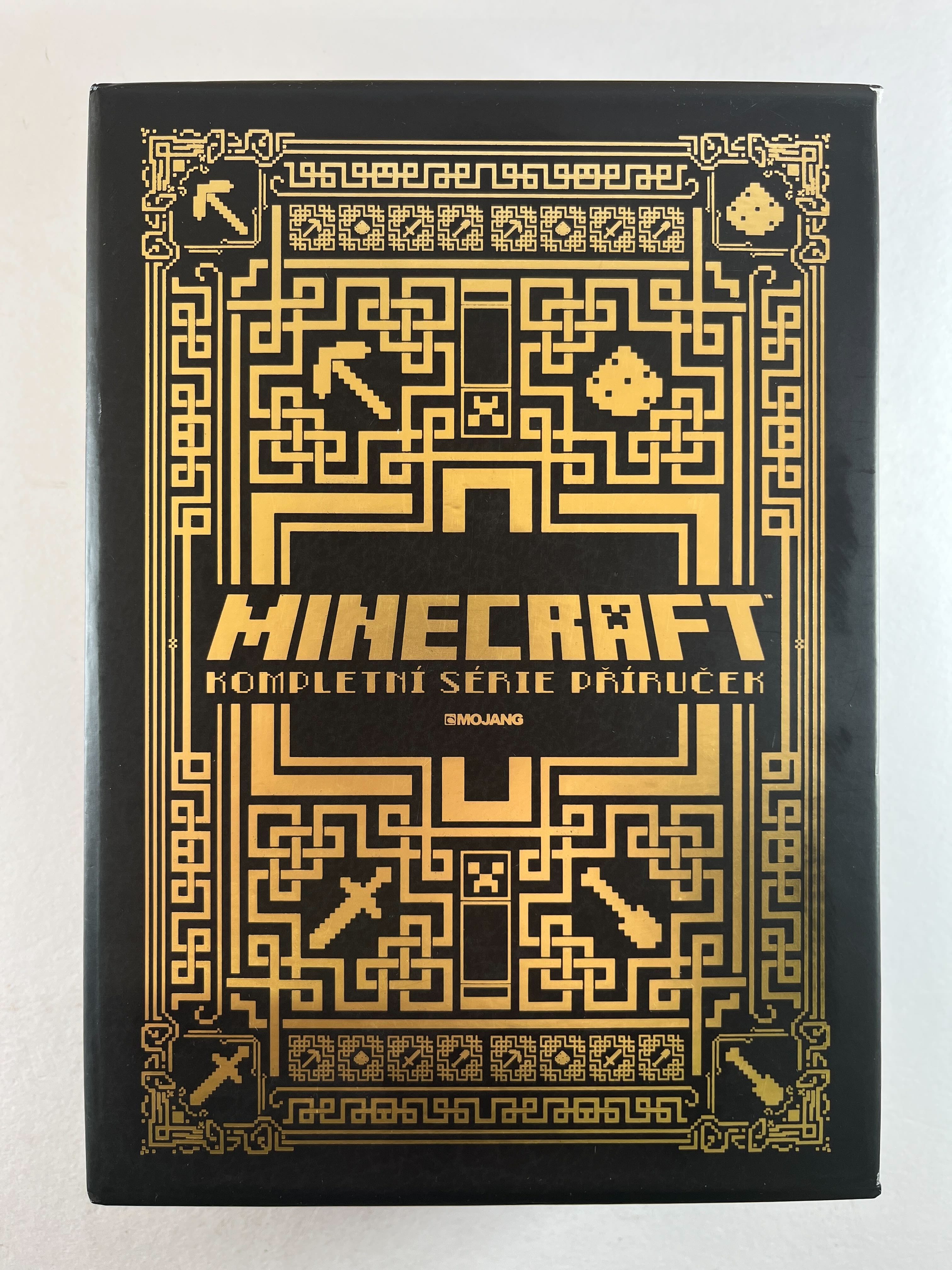 Levně Minecraft: Kompletní série příruček (box) Pevná 2014