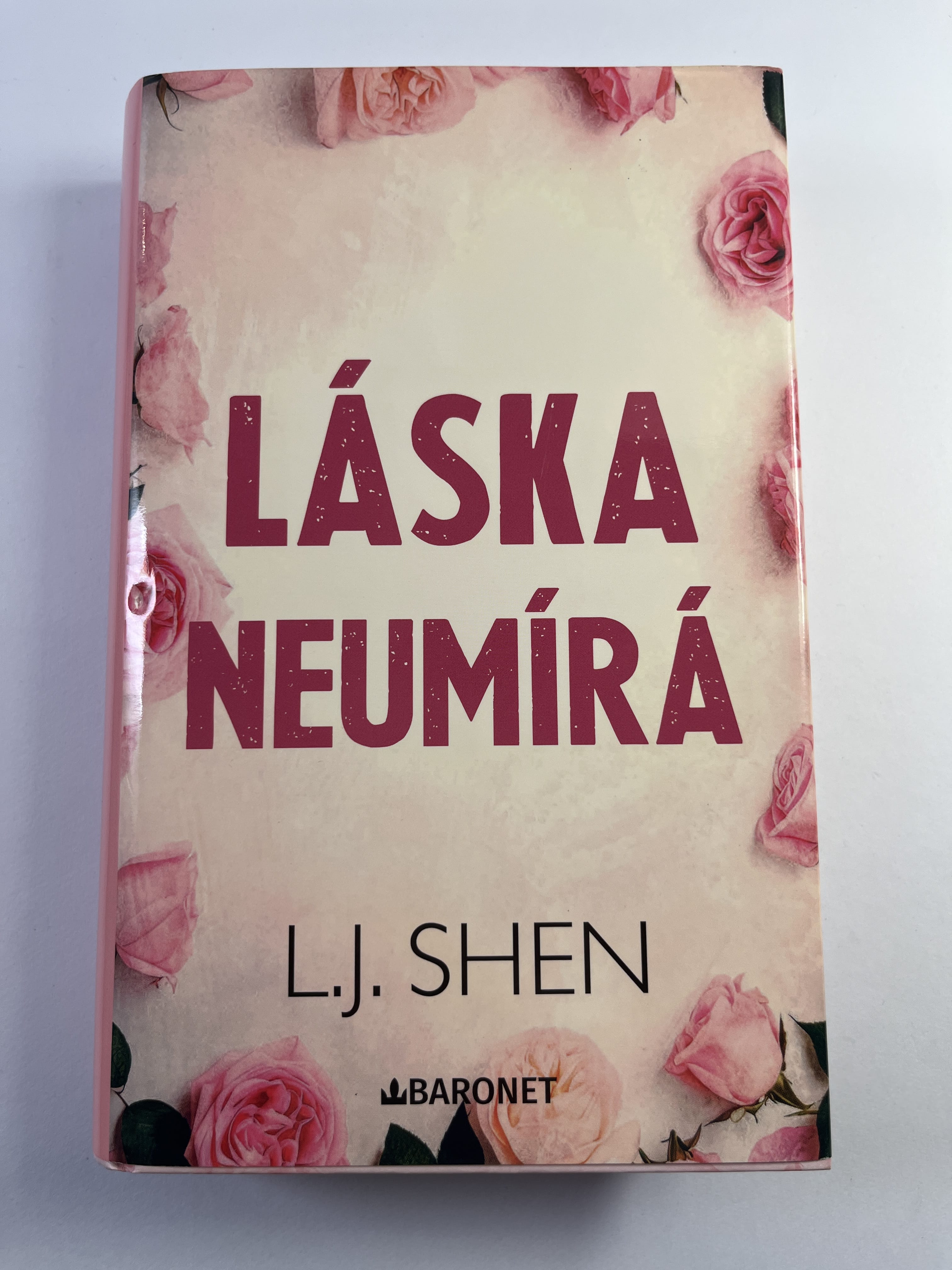 Levně Láska neumírá