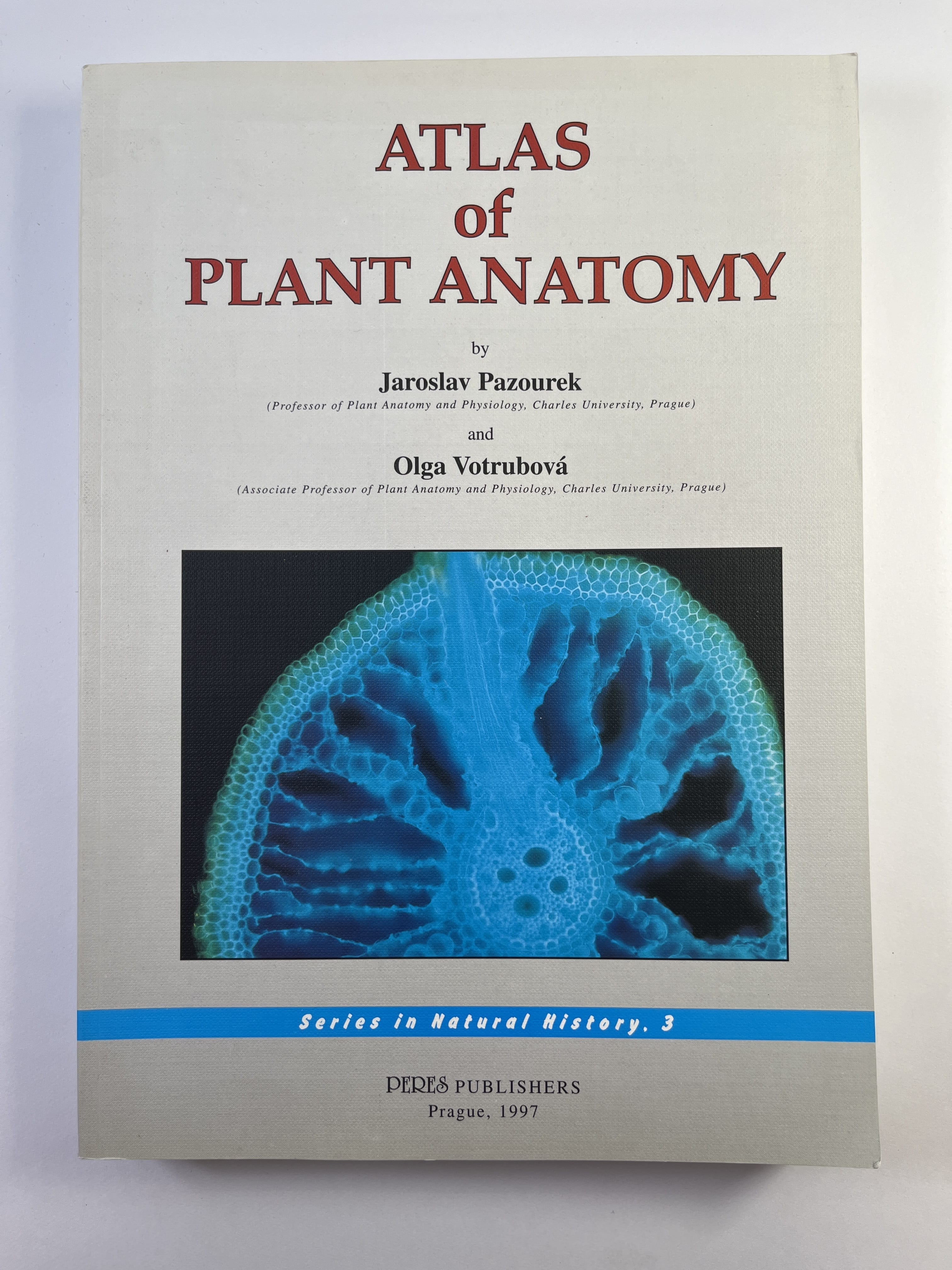 Levně Atlas of plant anatomy
