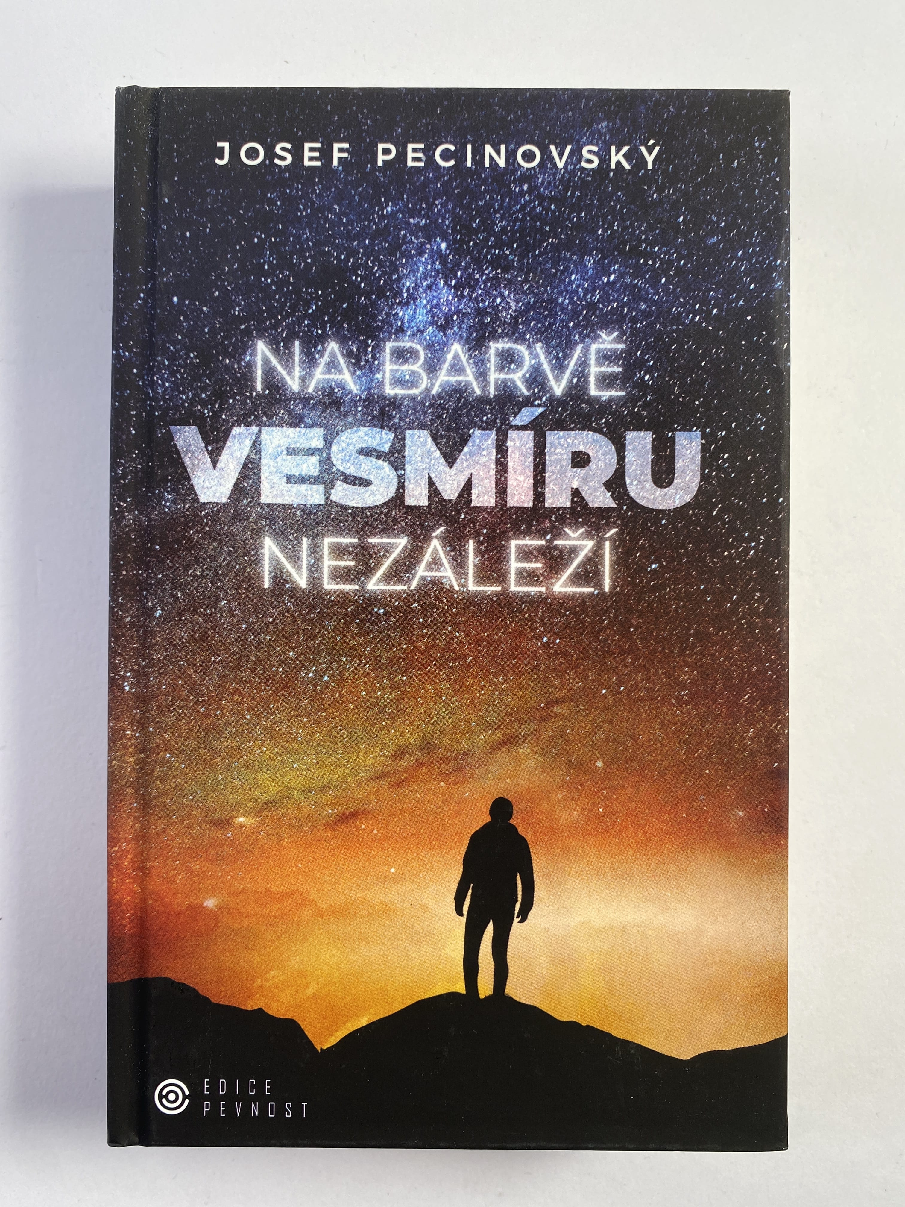 Levně Na barvě vesmíru nezáleží